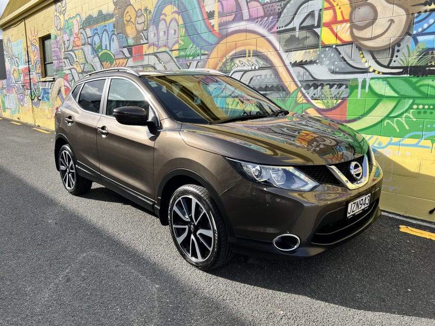 2016 Nissan Qashqai | ST-L 2.0P/1CVT/HA/5D | 23904 | 1