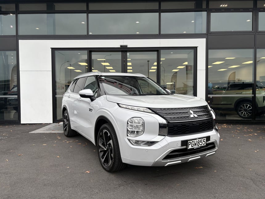 2022 Mitsubishi Outlander | VRX PHEV/4WD/AT | 31389 | 1