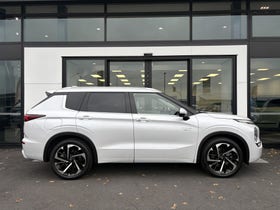 2022 Mitsubishi Outlander | VRX PHEV/4WD/AT | 31389 | 3