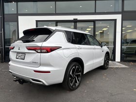 2022 Mitsubishi Outlander | VRX PHEV/4WD/AT | 31389 | 4