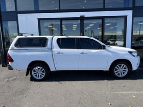 2017 Toyota Hilux | S TD DC 2.8D/5MT/UT | 31653 | 2