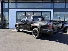 2026 Nissan Navara | P4X 2.4D/4WD/6AT | 32479 | 6