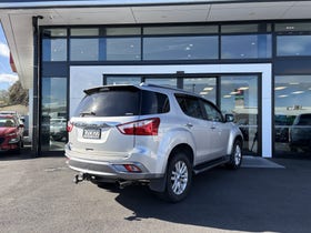 2017 Isuzu MU-X | 4WD AUTO 3.0D/4WD | 32607 | 3