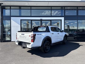 2026 Isuzu D-MAX | X-TERRAIN DOUBLE CAB | 31838 | 3