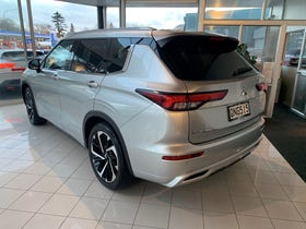 2024 Mitsubishi Outlander | VRX 2.5P/4WD/CVT | 28718 | 3