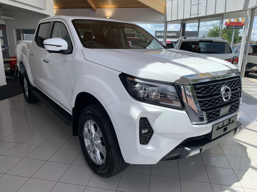 2025 Nissan Navara | ST 2.3D/4WD/7AT | 29900 | 1