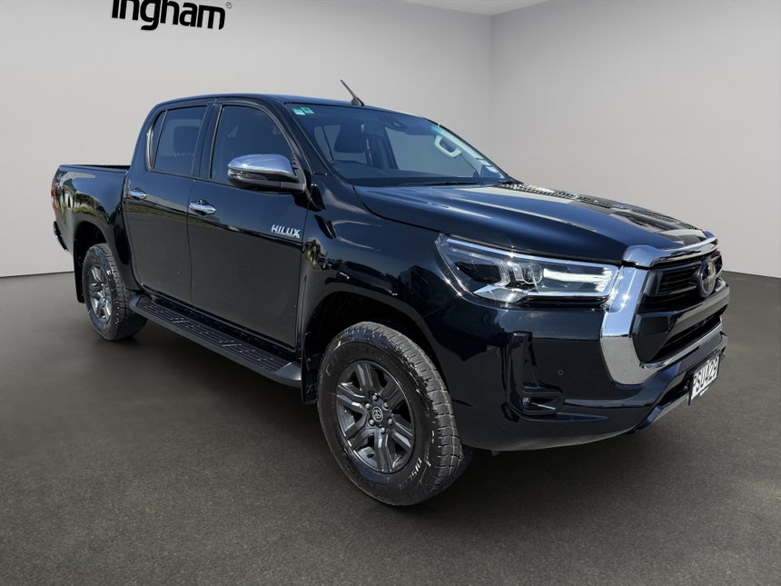2023 Toyota Hilux | SR5 4WD MANUAL | 29531 | 1