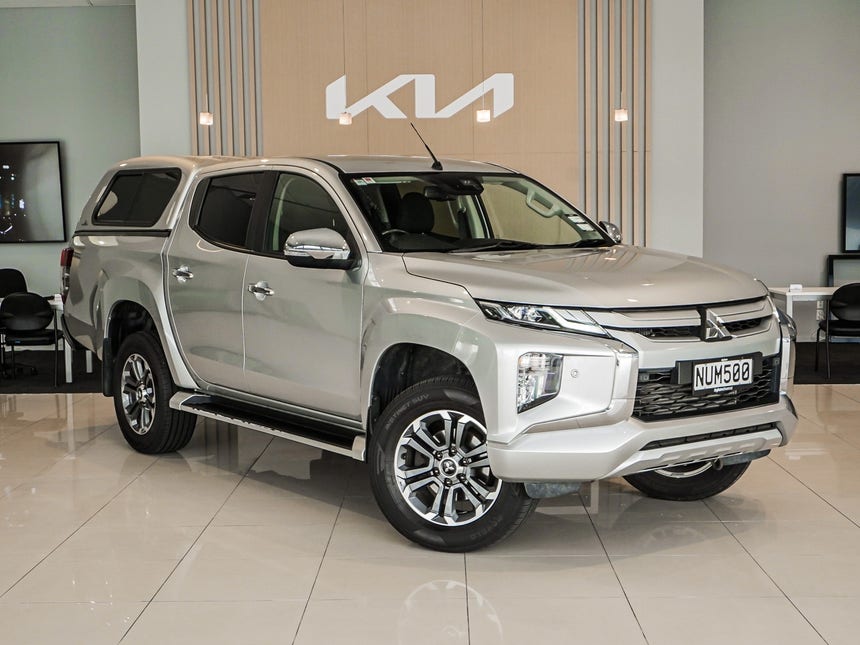 2022 Mitsubishi Triton | DC GLXR 6AT 2.4D/4WD | 33656 | 1