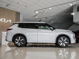 2026 Mitsubishi Outlander | VRX 2.5P/4WD/CVT | 33772 | 2
