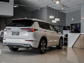 2026 Mitsubishi Outlander | VRX 2.5P/4WD/CVT | 33772 | 3