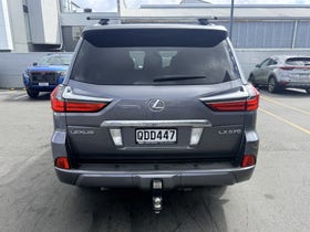 2015 Lexus LX570 | 5.7P/4WD/8AT/SW/5DR | 30954 | 7