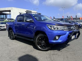 2017 Toyota Hilux | SR5 TD DC 2.8 AUTOMATIC | 31153 | 4