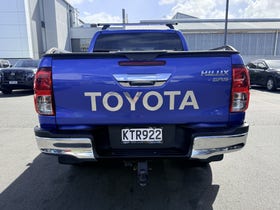 2017 Toyota Hilux | SR5 TD DC 2.8 AUTOMATIC | 31153 | 7