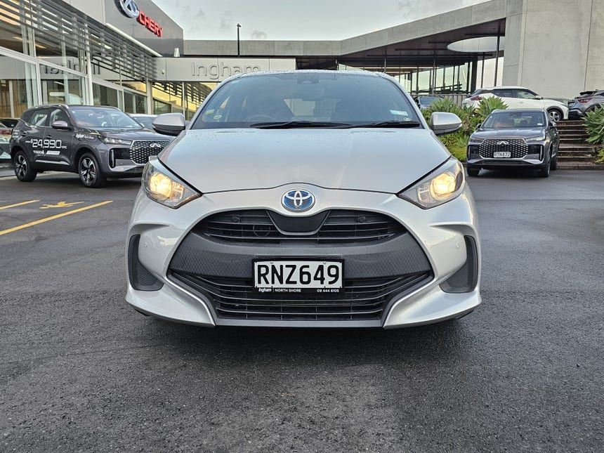 2020 Toyota Yaris | HYBRID | 32014 | 1