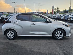 2020 Toyota Yaris | HYBRID | 32014 | 6