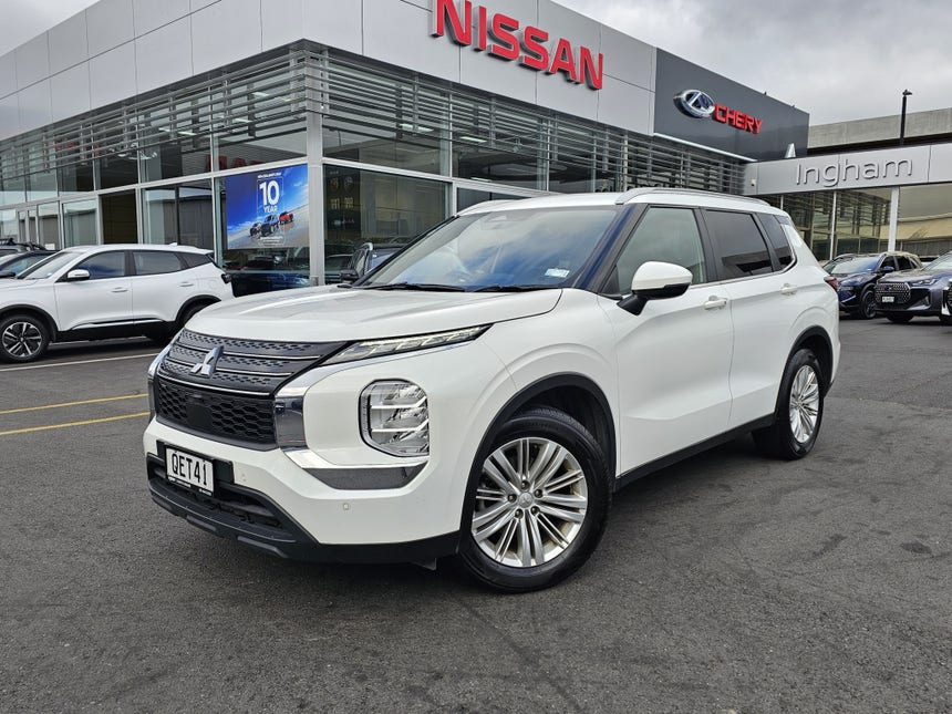 2023 Mitsubishi Outlander | LS 2.5P/4WD | 32799 | 1