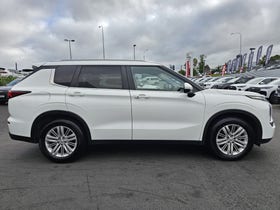 2023 Mitsubishi Outlander | LS 2.5P/4WD | 32799 | 5