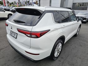2023 Mitsubishi Outlander | LS 2.5P/4WD | 32799 | 6