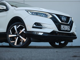 2018 Nissan Qashqai | N-TEC 2.0P | 33117 | 2