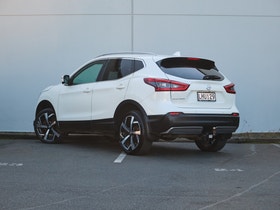 2018 Nissan Qashqai | N-TEC 2.0P | 33117 | 4