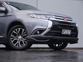 2015 Mitsubishi Outlander | 2L/ 7 SEATER / 18