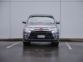 2015 Mitsubishi Outlander | 2L/ 7 SEATER / 18