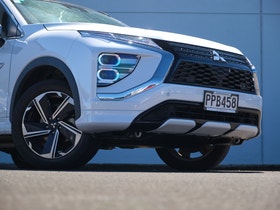 2022 Mitsubishi Eclipse Cross | VRX PHEV/4WD/AT | 33363 | 2