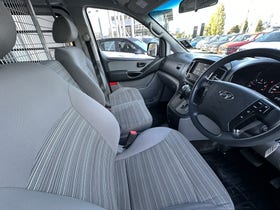 2019 Hyundai iLoad | 2.5 CRDI AUTO | 23285 | 6