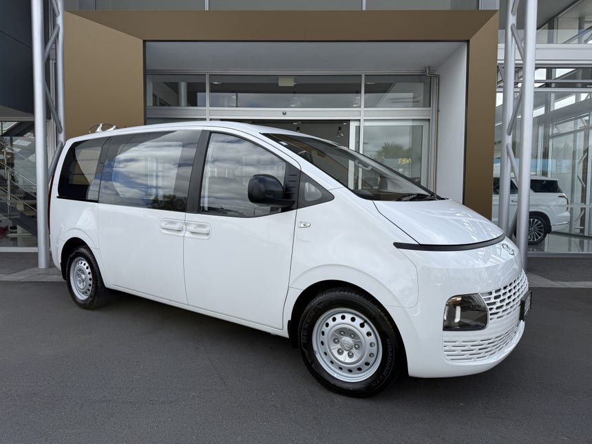 2023 Hyundai Staria | LOAD 2.2DT/8AT | 25904 | 1