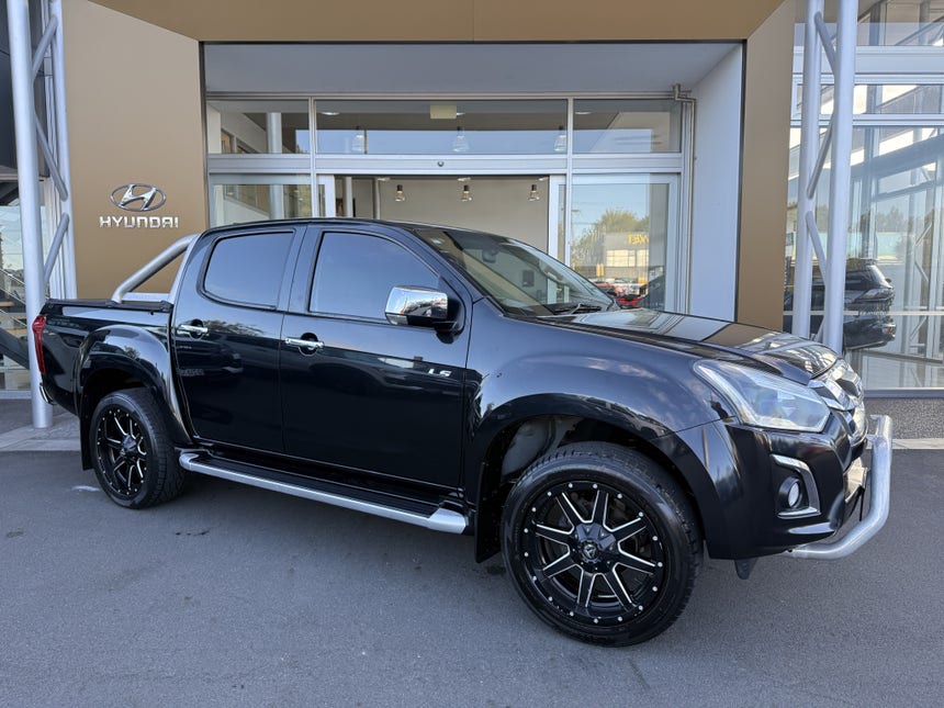 2017 Isuzu D-MAX | LS DC 3.0D/6MT | 26413 | 1
