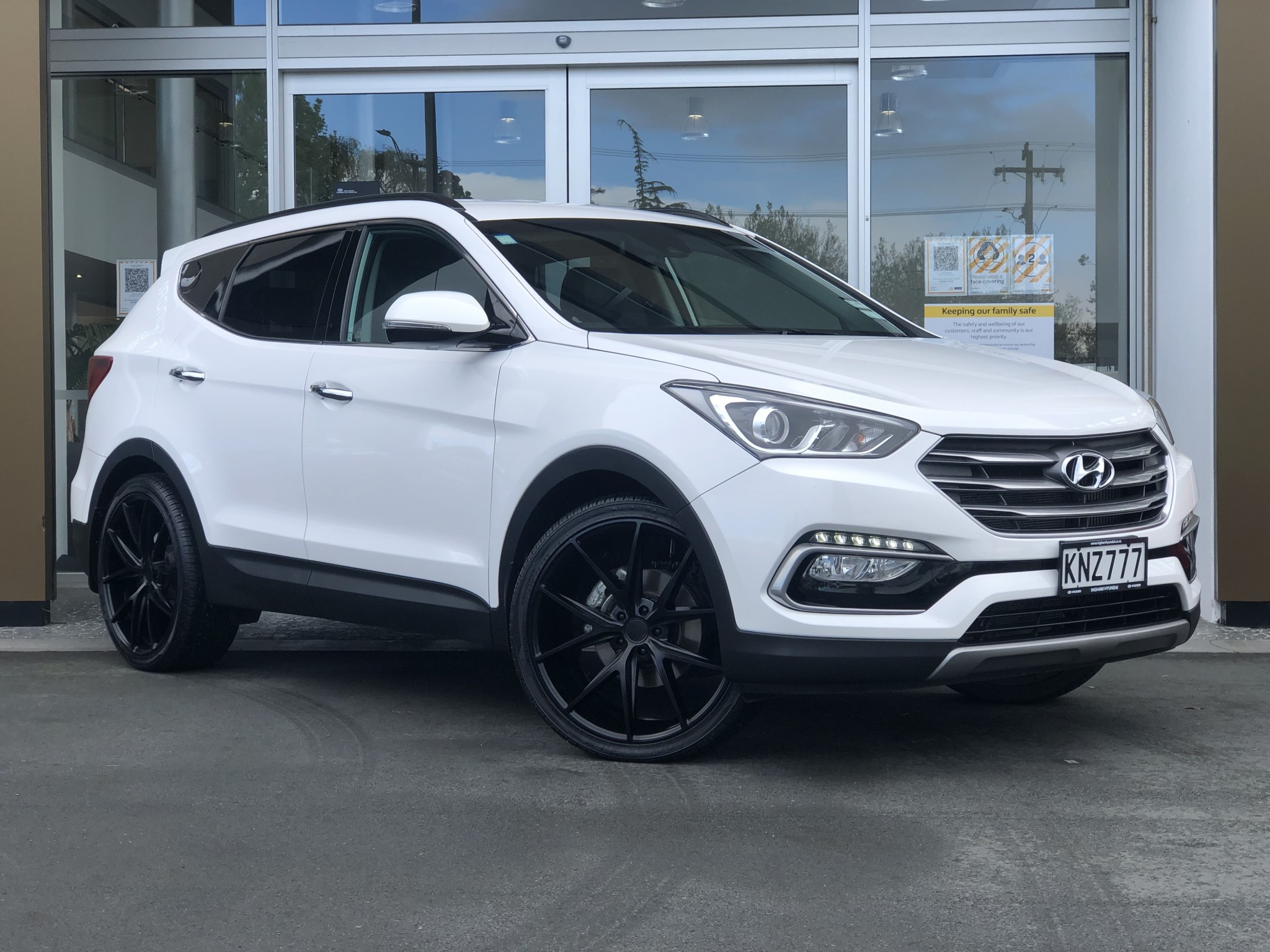 Hyundai Santa Fe 2017 | 2.2L Diesel Elite 7S AWD