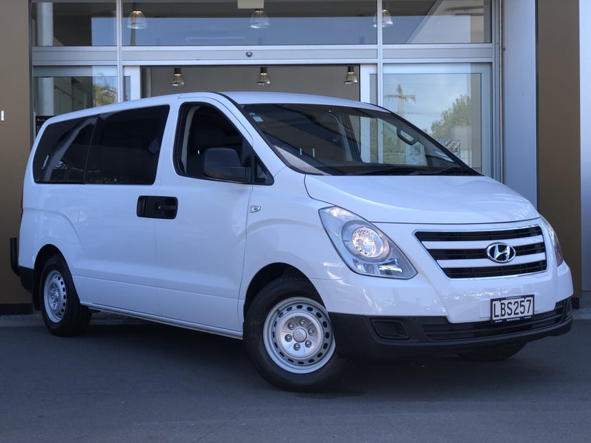 2018 Hyundai iLoad | 2.5 CRDI AUTO | 16939 | 1