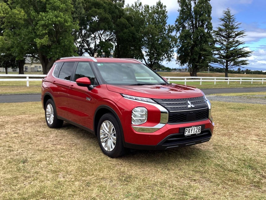 2022 Mitsubishi Outlander | LS, PHEV, 4WD, CVT, SUV. | 22756 | 1