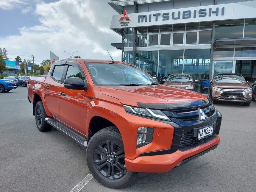 2020 Mitsubishi Triton | GLSB 4WD 6AT 2.4D | 13936 | 1