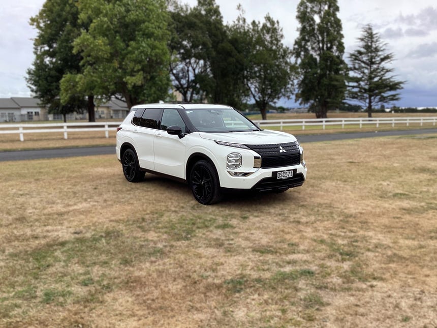 2024 Mitsubishi Outlander | SPORT, 2.5L Petrol, CVT, FWD,  7 Seat, SUV.  | 26197 | 1