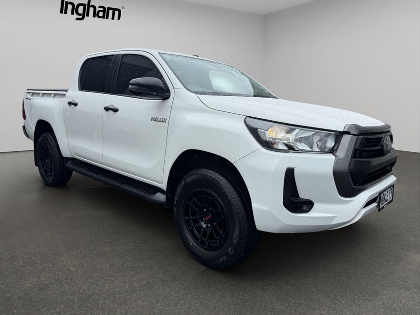 2021 Toyota Hilux | SR DC 2.8DT | 29394 | 1