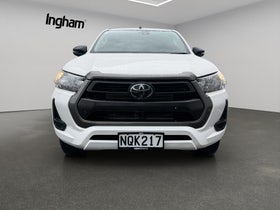 2021 Toyota Hilux | SR DC 2.8DT | 29394 | 2