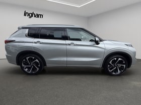 2023 Mitsubishi Outlander | VRX 2WD 2.5P/CVT | 29602 | 5