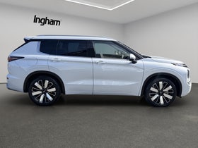 2025 Mitsubishi Outlander | VRX 2.5P/4WD/CVT | 31299 | 5