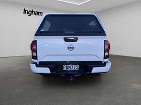 2022 Nissan Navara | ST 2.3D/4WD/7AT | 32668 | 7