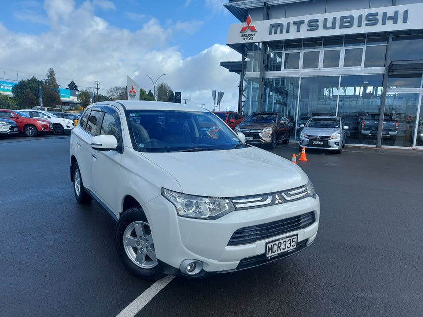 2012 Mitsubishi Outlander | 2.4L Petrol 24G 4WD | 15705 | 1