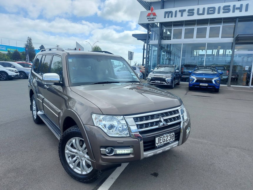 2015 Mitsubishi Pajero | EXCEED 3.2D/4WD/5AT | 15938 | 1