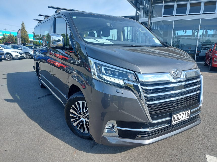 2020 Toyota Hiace | GRANVIA 2.8DT 8 Seater | 17449 | 1
