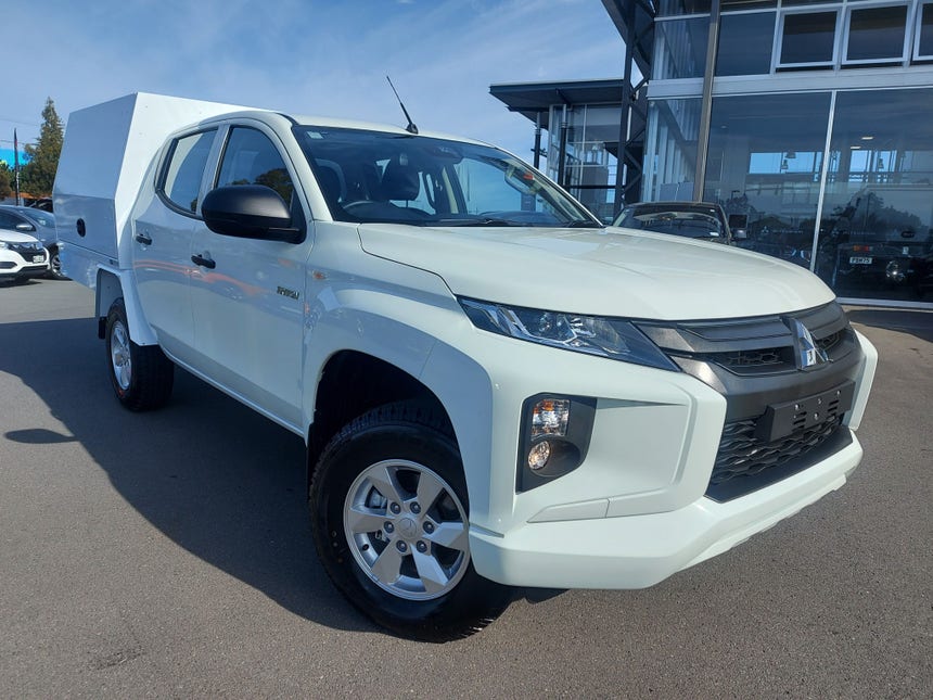 2022 Mitsubishi Triton | GLX 4WD 6AT 2.4 | 17486 | 1
