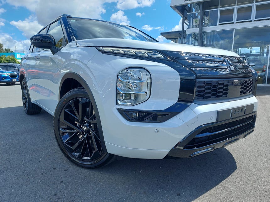 2023 Mitsubishi Outlander | VRX 2.5L Petrol 2WD | 18299 | 1