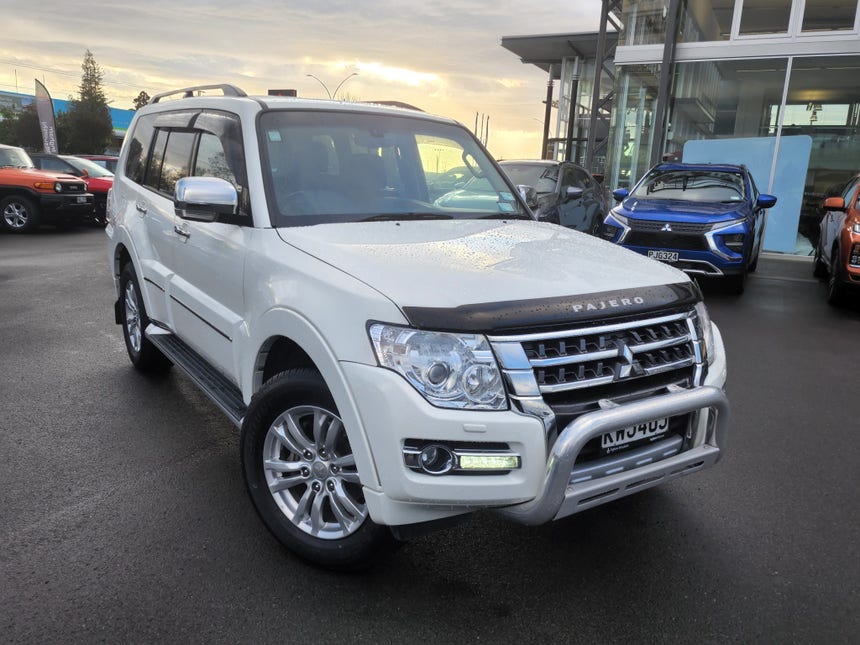 2017 Mitsubishi Pajero | EXCEED 3.2D 4WD | 18948 | 1