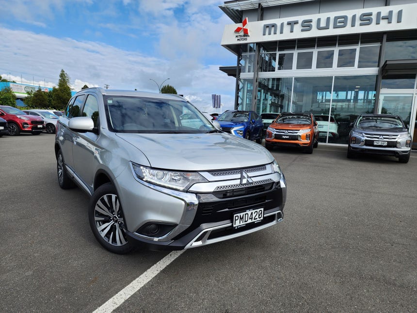 2022 Mitsubishi Outlander | LS 2.4P/CVT | 19244 | 1