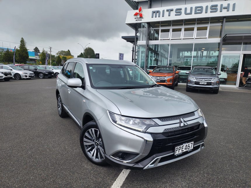2022 Mitsubishi Outlander | LS 2.4P/CVT | 20095 | 1