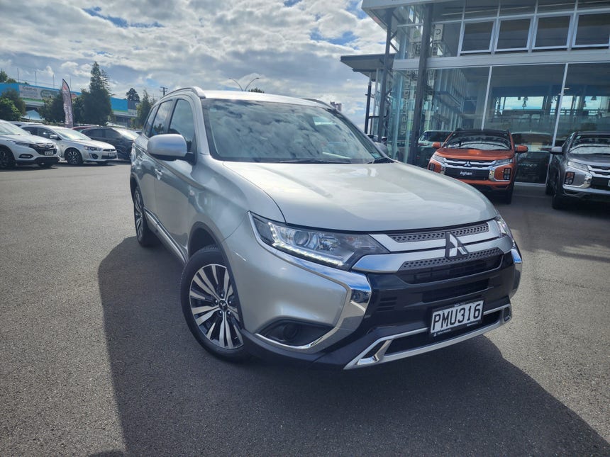 2022 Mitsubishi Outlander | LS 2.4P/CVT | 19252 | 1