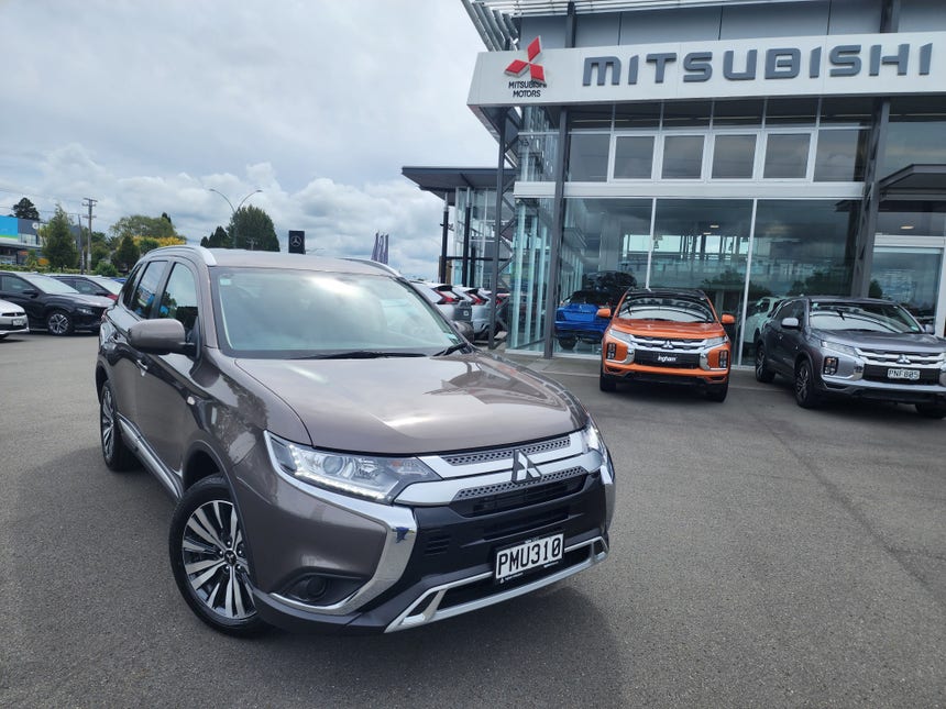 2022 Mitsubishi Outlander | LS 2.4P/CVT | 20135 | 1